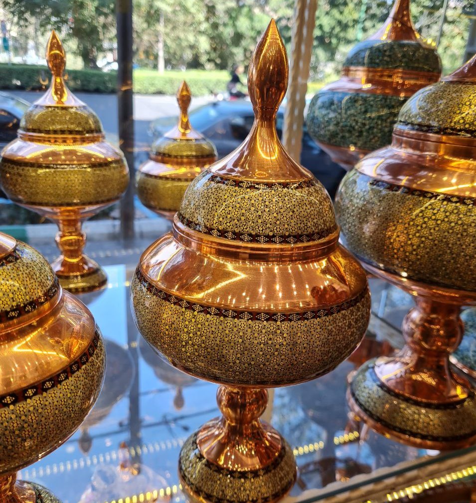 هدایای سازمانی در سال ۱۴۰۴: چگونه برندها با انتخابی فاخر، ماندگار می‌شوند؟